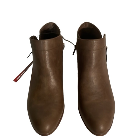 - Unionbay women’s brown ankle boots. Zipper on both sides. Size 7.5M NWT - Picture 2 of 8